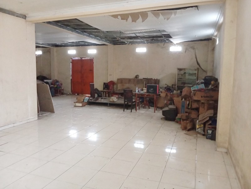 Rumah 2 Lt Strategis Pinggir Jalan Dekat Gerbang Tol Setu Bekasi