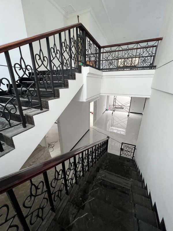 DiJual Rumah Full Renovasi di Mulyosari Prima Surabaya Timur