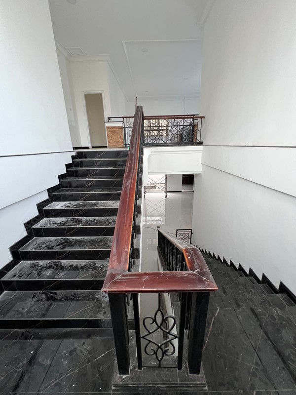 DiJual Rumah Full Renovasi di Mulyosari Prima Surabaya Timur