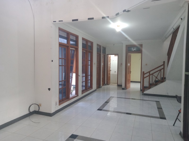 RUMAH SEMI FURNISH DEKAT KAMPUS SANATA DHARMA, MAGUWOHARJO