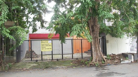 Rumah Usaha di Jl. Teuku Umar Surabaya Pusat, Lokasi Strategis, Cocok untuk Usaha Resto / Cafe / Kantor / Klinik dsb