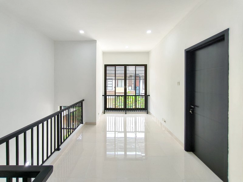 Rumah 2 lantai,dalam cluster di Bintaro 9