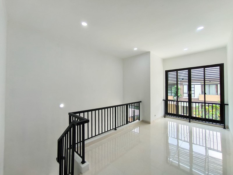 Rumah 2 lantai,dalam cluster di Bintaro 9