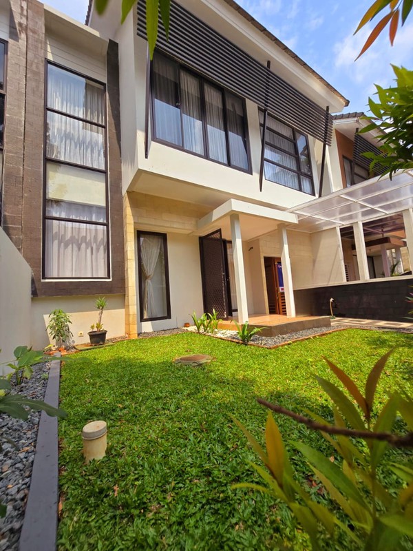 Dijual Cepat Rumah dalam cluster,lingkungan bagus di Bintaro Jaya 9