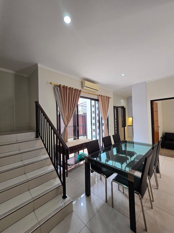 Dijual Cepat Rumah dalam cluster,lingkungan bagus di Bintaro Jaya 9