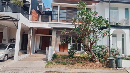 Rumah 2 Lantai,dalam cluster,lingkungan bersih di Bintaro Jaya 9