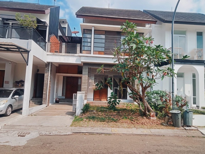 Rumah 2 Lantai,dalam cluster,lingkungan bersih di Bintaro Jaya 9