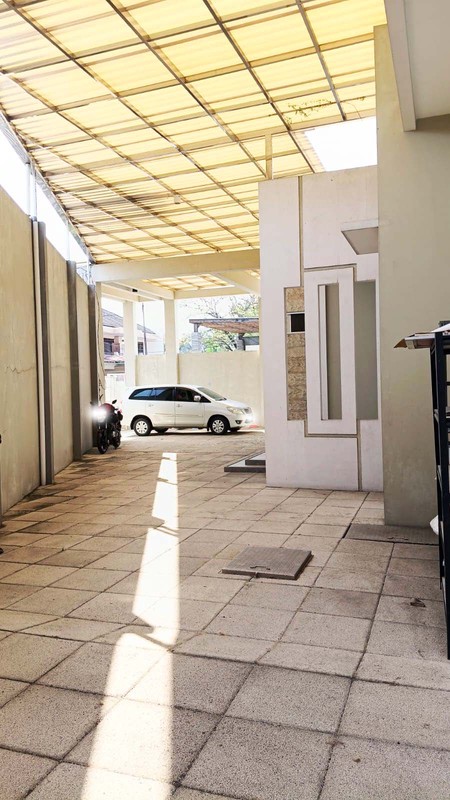 Rumah di Kertomenanggal Surabaya Selatan, Bagus + Terawat, Row Jalan Lebar, Siap Huni, Cocok untuk Rumah Tinggal / Kantor