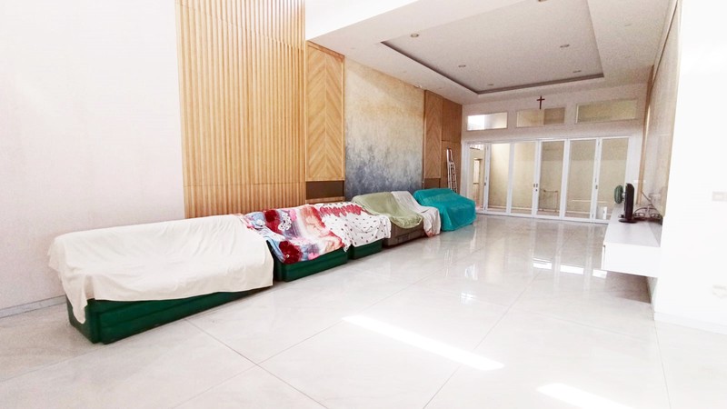 Rumah di Kertomenanggal Surabaya Selatan, Bagus + Terawat, Row Jalan Lebar, Siap Huni, Cocok untuk Rumah Tinggal / Kantor