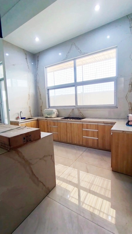 Rumah di Kertomenanggal Surabaya Selatan, Bagus + Terawat, Row Jalan Lebar, Siap Huni, Cocok untuk Rumah Tinggal / Kantor