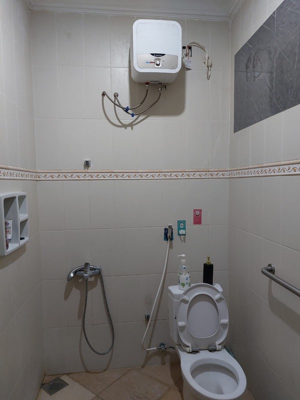  Dijual Rumah 3 Lantai - Darmo Satelit Utara, Surabaya Barat