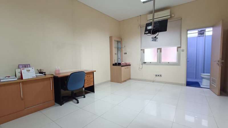 Rumah Strategis Sayap Riau Cocok untuk tempat tinggal, kantor, dan Usaha