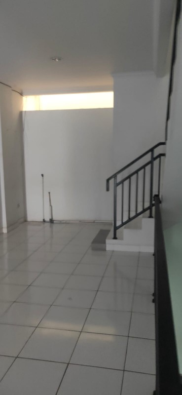 Rumah 3,5 Lantai bisa buat usaha di Summagung Kelapa Gading Jakarta Utara