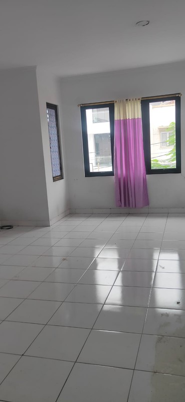 Rumah 3,5 Lantai bisa buat usaha di Summagung Kelapa Gading Jakarta Utara