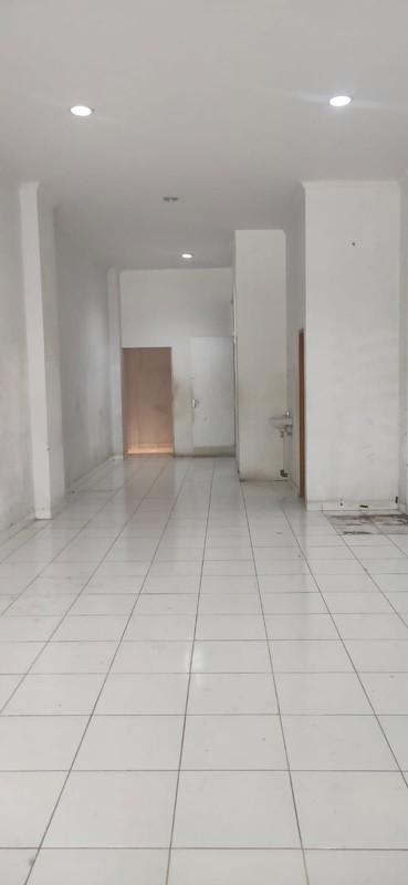 Rumah 3,5 Lantai bisa buat usaha di Summagung Kelapa Gading Jakarta Utara