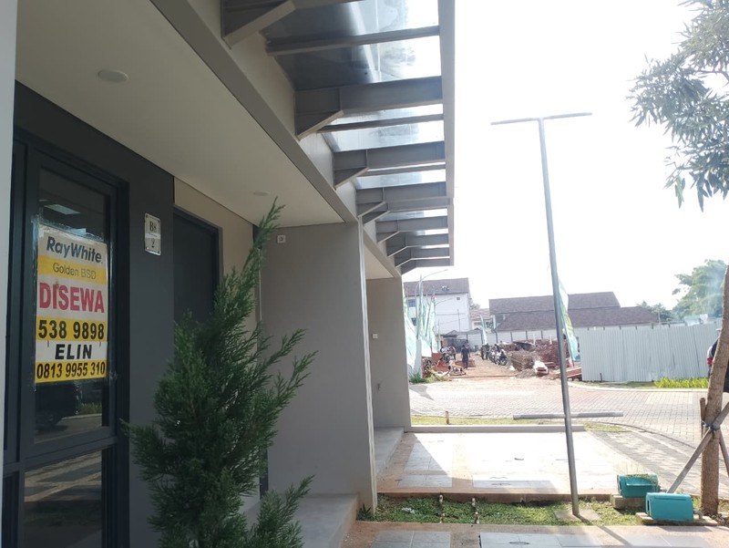 Disewa ruko latinos business district bsd city strategis murah hanya 85jt pertahun nego siap huni