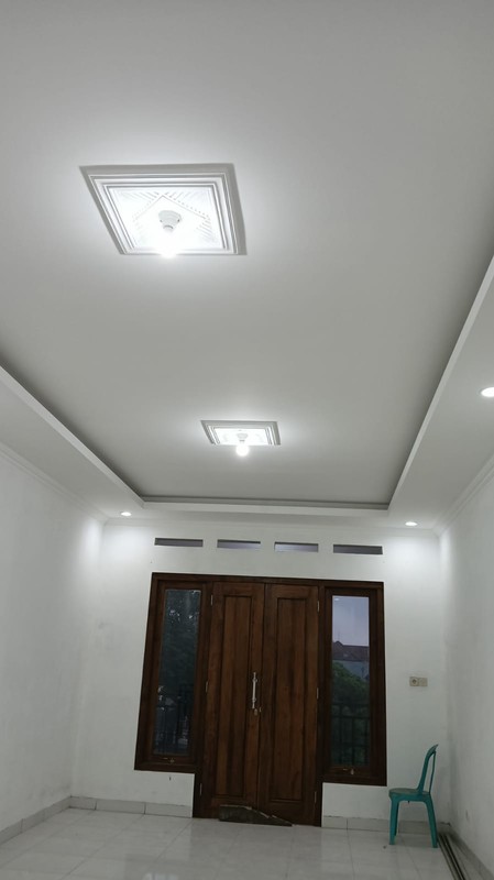 Disewakan 2 Ruko Strategis 2 Lantai di Caturtunggal, Sleman - Dekat Kampus UNY & UGM