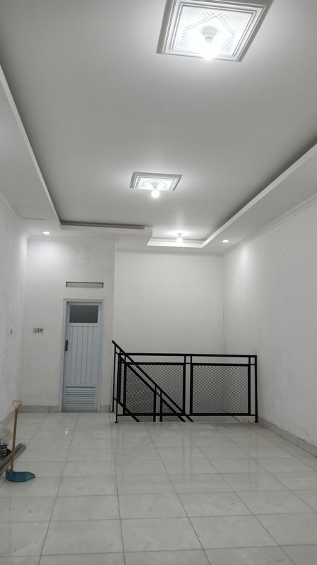 Disewakan 2 Ruko Strategis 2 Lantai di Caturtunggal, Sleman - Dekat Kampus UNY & UGM