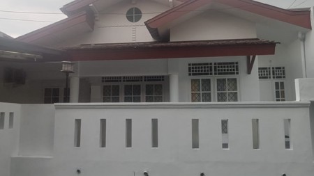 Rumah 2 Lantai, Bebas Banjir Lokasi strategis di Bintaro Sektor 9