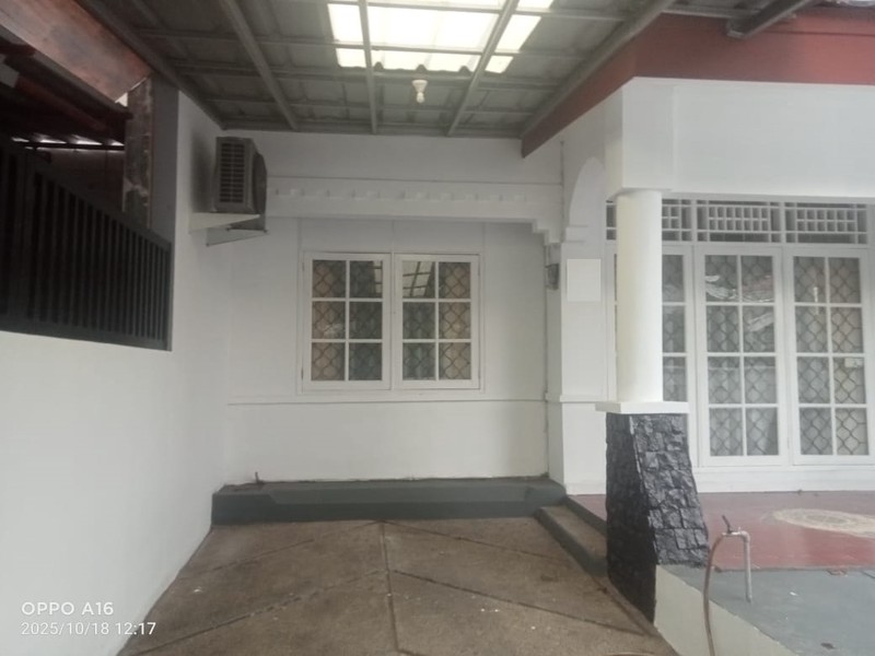 Rumah 2 Lantai, Bebas Banjir Lokasi strategis di Bintaro Sektor 9