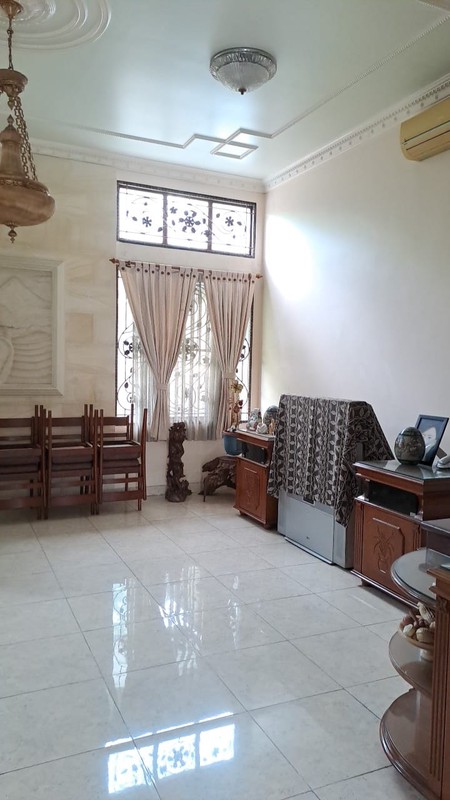 Rumah 2 lantai dalam cluster, lokasi tenang, harga nego di Kelapa Gading