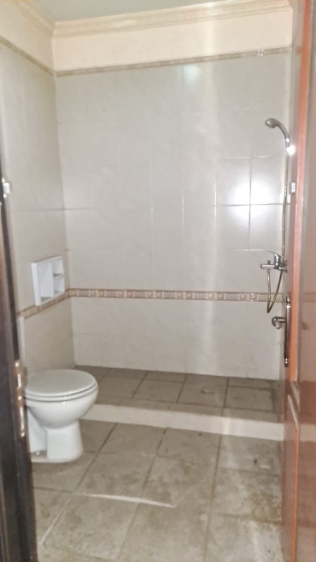 Rumah 2 lantai dalam cluster, lokasi tenang, harga nego di Kelapa Gading