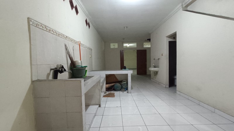 Ruko Mainroad Otista Cocok untuk usaha