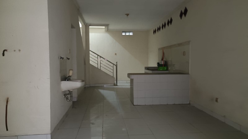 Ruko Mainroad Otista Cocok untuk usaha