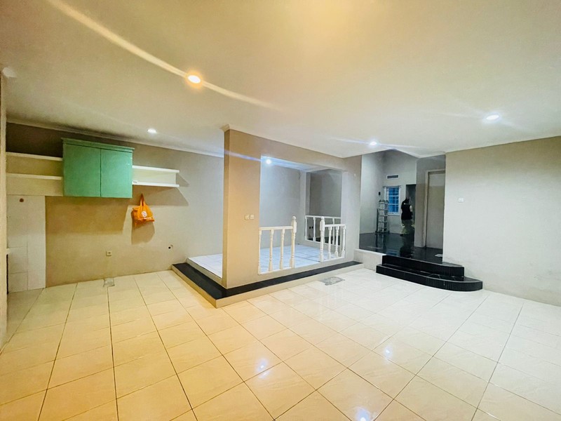 Rumah Kota Baru Parahyangan Full Renovasi