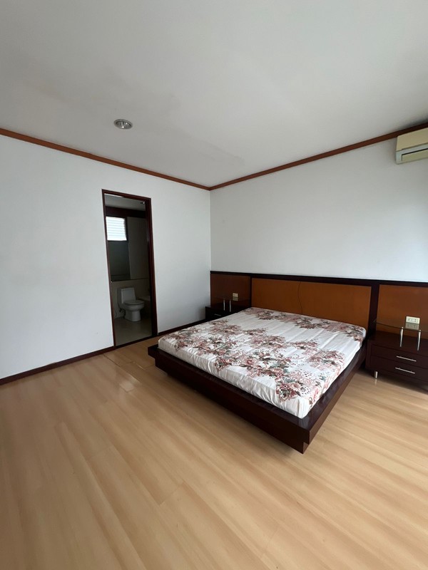 Rumah mewah Minimalis Modern Sayap Pasteur