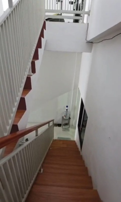 Dijual 475 m2 Rumah Jalan Panglima Sudirman - Medaeng - Waru - Sidoarjo Jawa Timur - Full Furnished Modern - Ada Gudang Luas - Akses Truk Engkel 