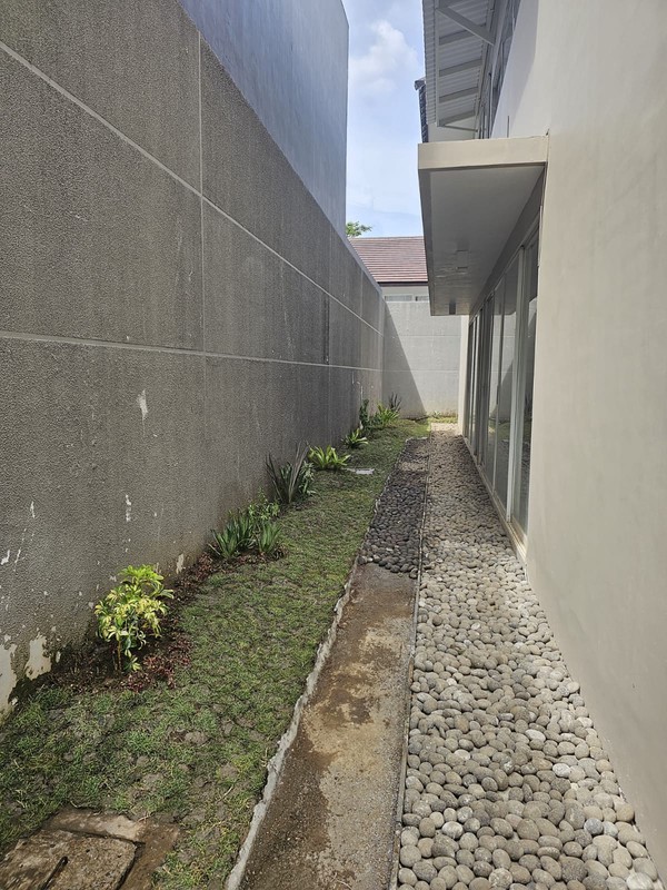 Jual Dan Sewa Rumah Mewah Graha Natura Surabaya Barat