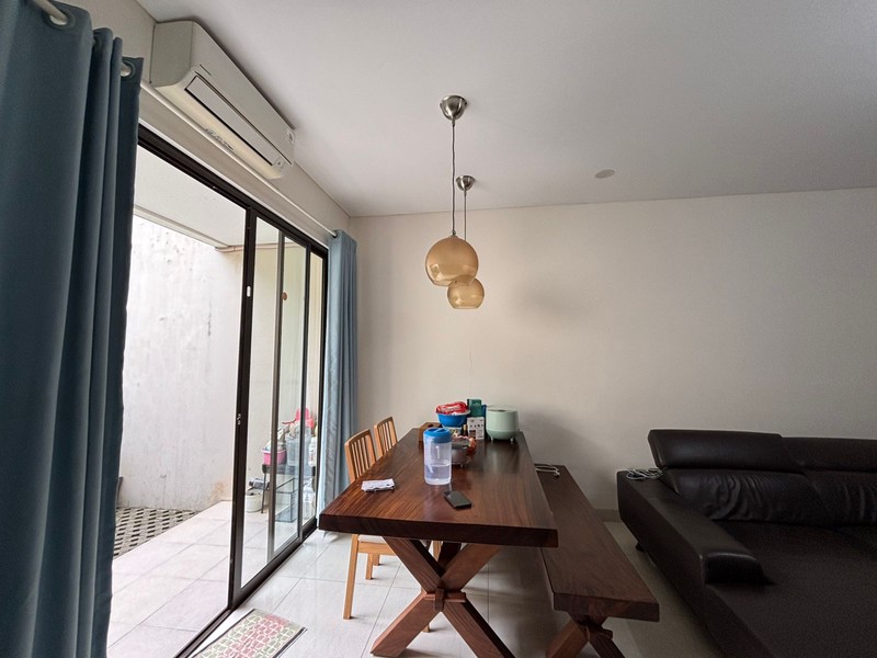 Rumah 2 Lantai Hadap Taman di Hickory Podomoro Golf View 