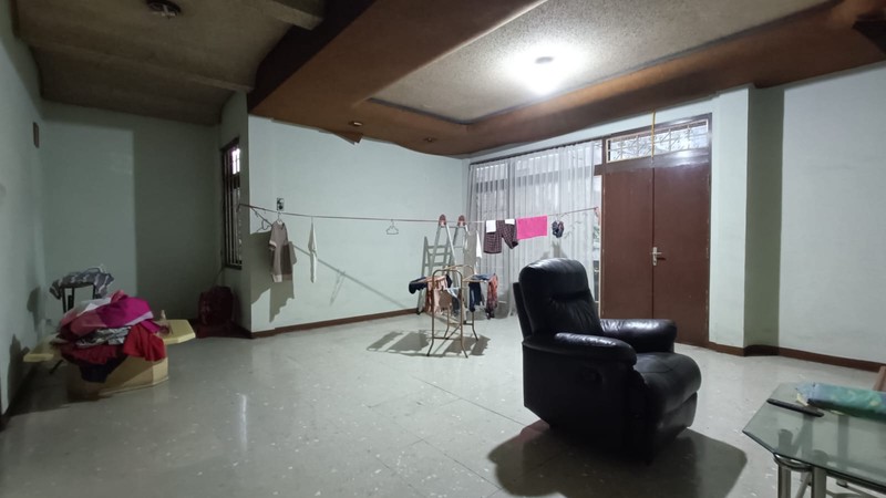 Rumah bisa untuk Usaha Mainroad Otista