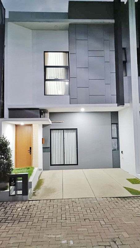 Rumah Modern Minimalis Full Furnished  2 Lantai selangkah ke BSD City