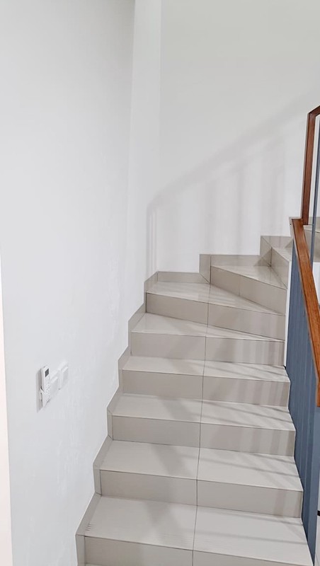 Rumah Modern Minimalis Full Furnished  2 Lantai selangkah ke BSD City