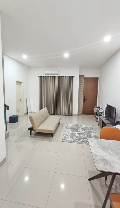 Rumah Modern Minimalis Full Furnished  2 Lantai selangkah ke BSD City