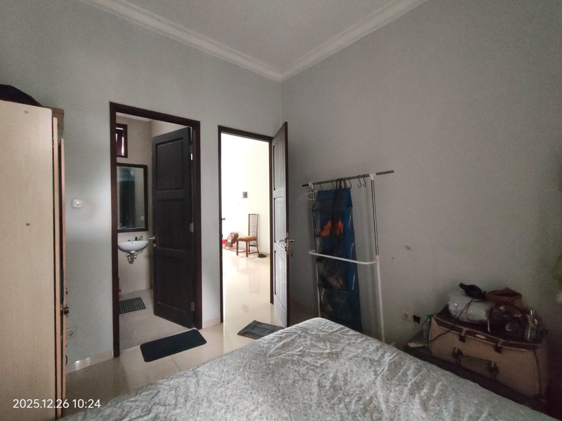 Rumah Luas 330m2 Bangunan 2,5 Lantai Ada Mini Pool Lokasi Cilandak Jaksel