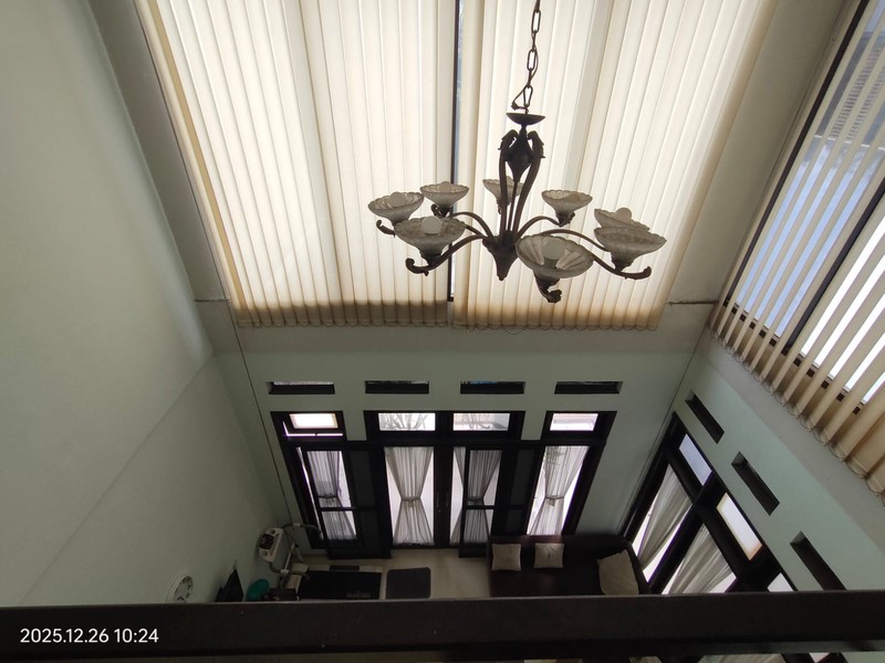 Rumah Luas 330m2 Bangunan 2,5 Lantai Ada Mini Pool Lokasi Cilandak Jaksel