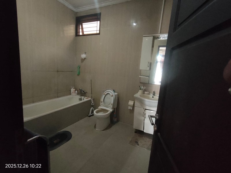 Rumah Luas 330m2 Bangunan 2,5 Lantai Ada Mini Pool Lokasi Cilandak Jaksel