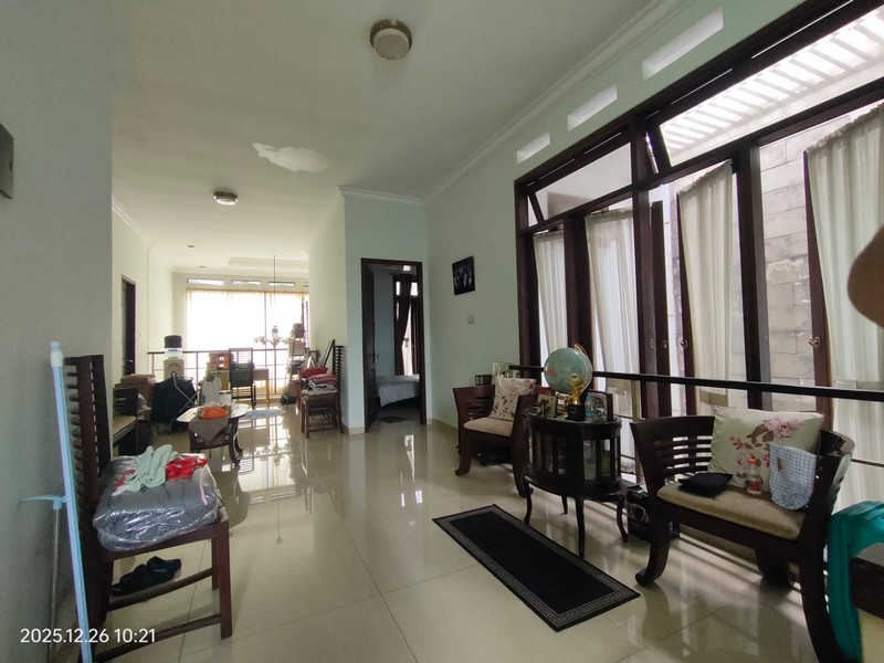 Rumah Luas 330m2 Bangunan 2,5 Lantai Ada Mini Pool Lokasi Cilandak Jaksel