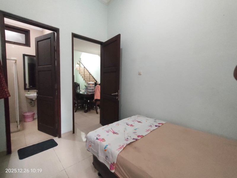 Rumah Luas 330m2 Bangunan 2,5 Lantai Ada Mini Pool Lokasi Cilandak Jaksel