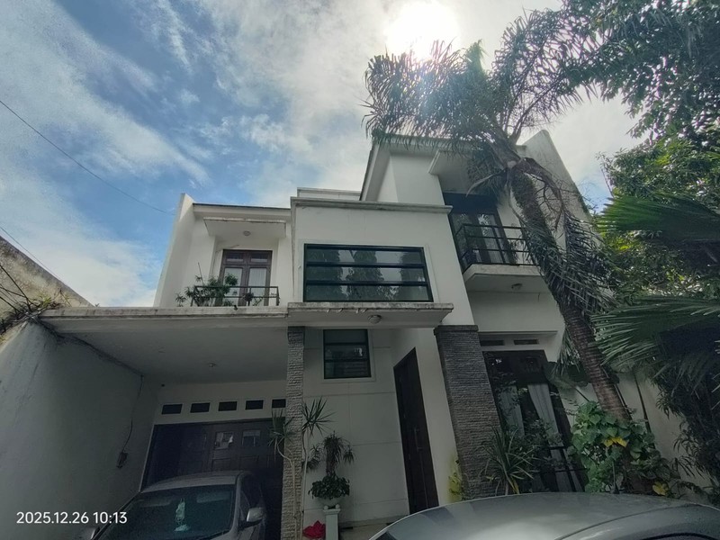 Rumah Luas 330m2 Bangunan 2,5 Lantai Ada Mini Pool Lokasi Cilandak Jaksel