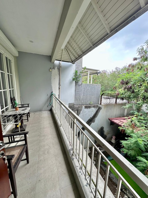 Dijual Rumah Wisata Bukit Mas 1 Cluster Rome Semi Furnish - Halaman Belakang Luas Dekat Sekolah SGS , Pakuwon Mall