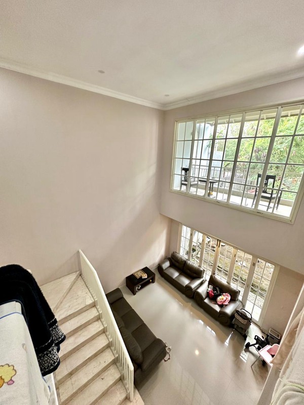 Dijual Rumah Wisata Bukit Mas 1 Cluster Rome Semi Furnish - Halaman Belakang Luas Dekat Sekolah SGS , Pakuwon Mall