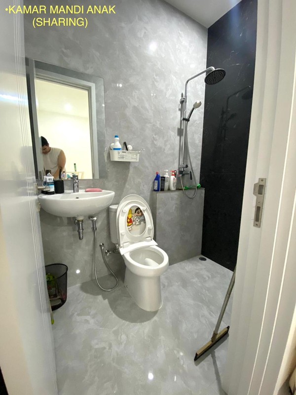 Rumah Bonus Furnished di Kencana Loka BSD City, dekat ke Exit Tol BSD