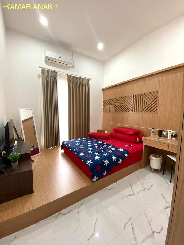 Rumah Bonus Furnished di Kencana Loka BSD City, dekat ke Exit Tol BSD