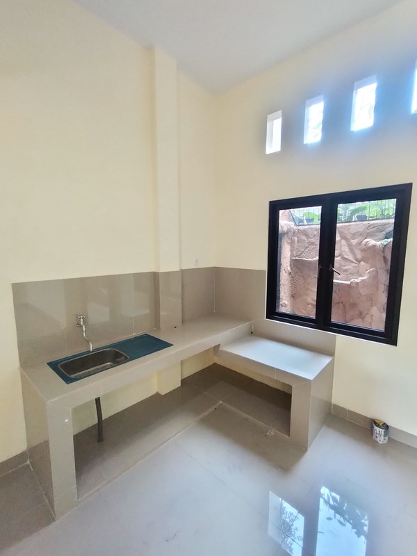 FOR SALE Rumah baru selesai renovasi di TAMAN CHRYSANT - BSD CITY