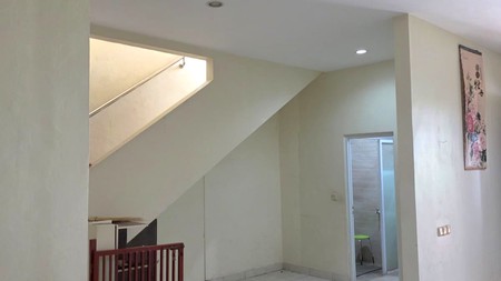 Rumah Cantik, Bersih dengan Hunian Nyaman dan Asri @Ciledug