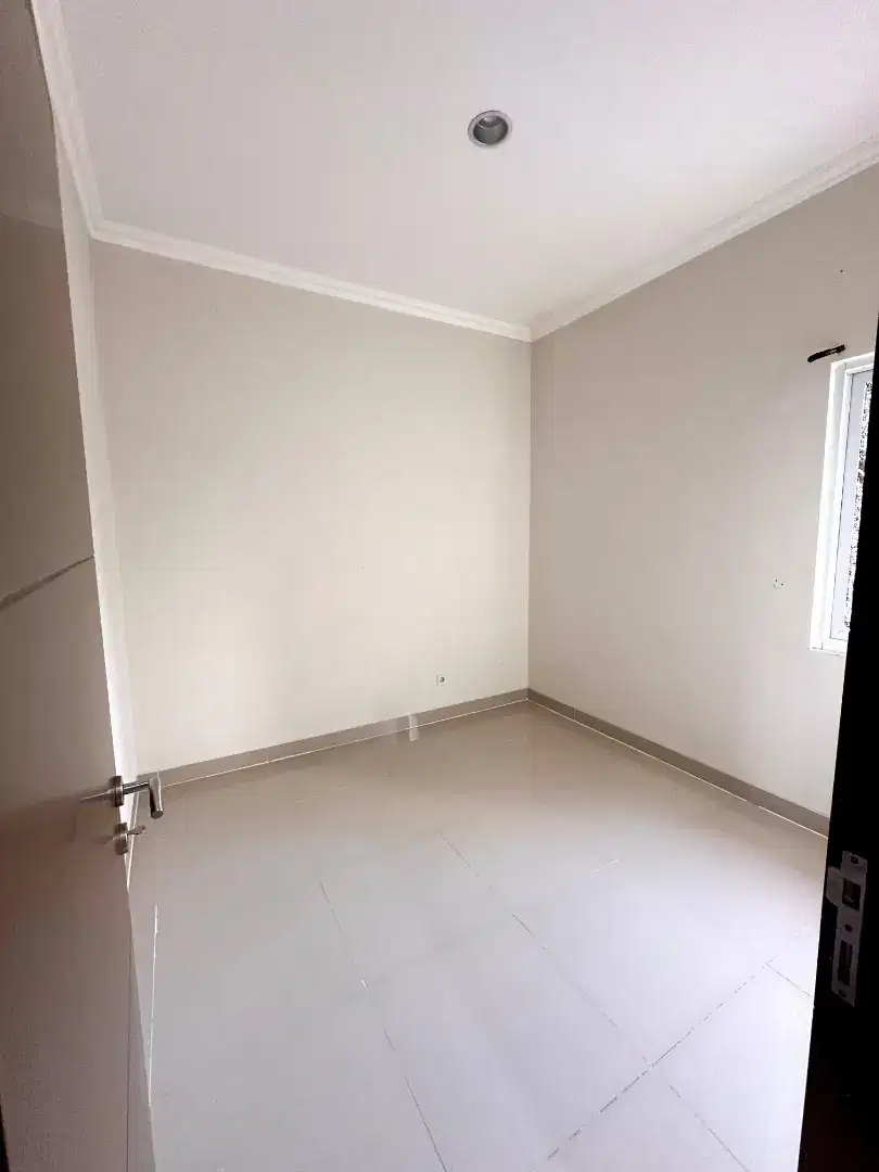 Murah. Rumah Bagus harga menarik Alegria Park, BSD